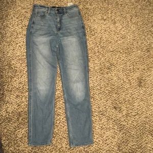 Hollister Ultra rise mom jeans